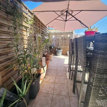 Le Celeste Maison De Village Avec Toit Terrasse 펜션
